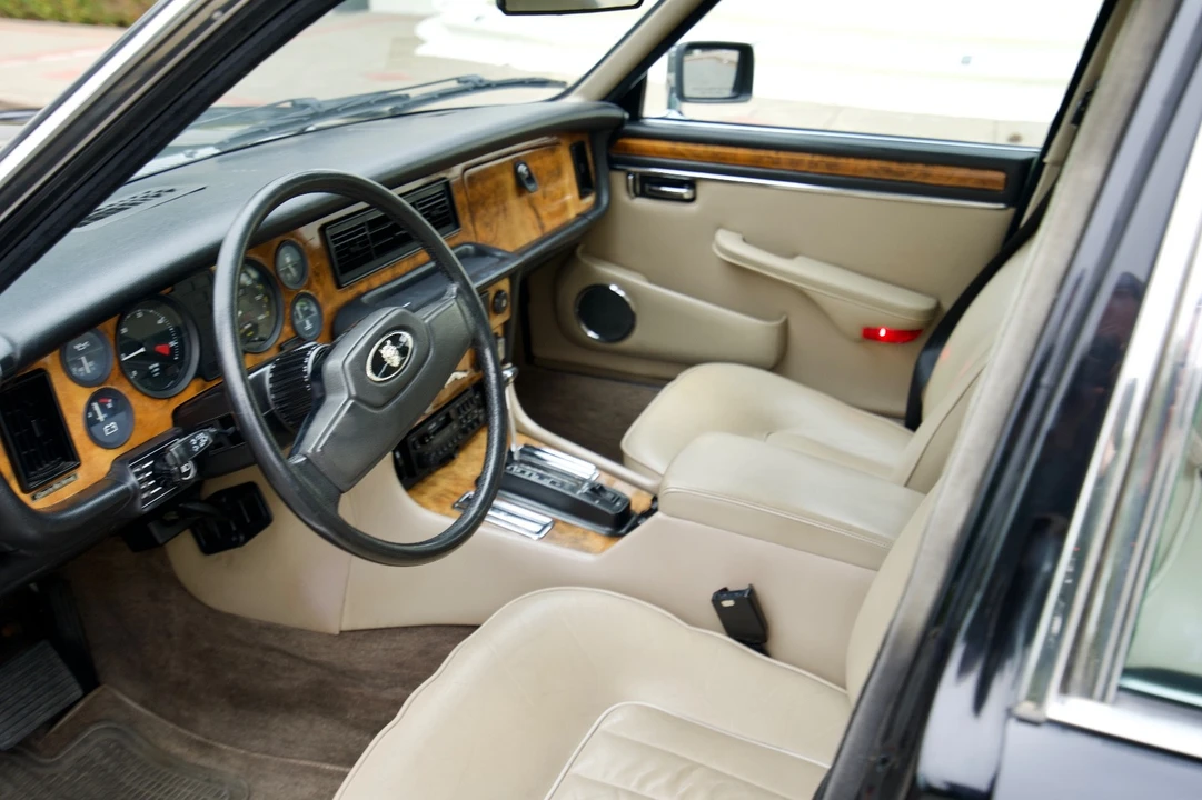 1986 Jaguar XJ Series 3 - Image 15 of 20