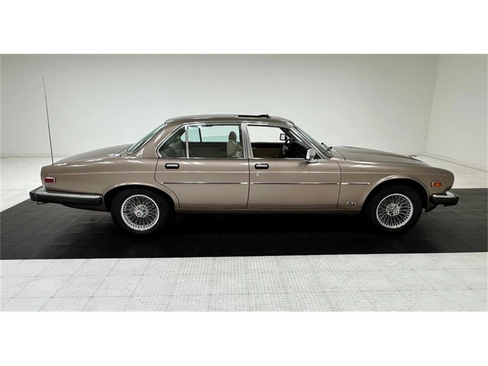 1986 Jaguar XJ Series 3 - Image 6 of 31