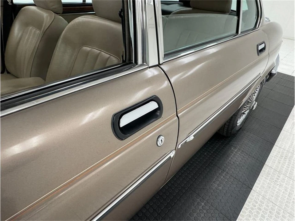 1986 Jaguar XJ Series 3 - Image 17 of 31