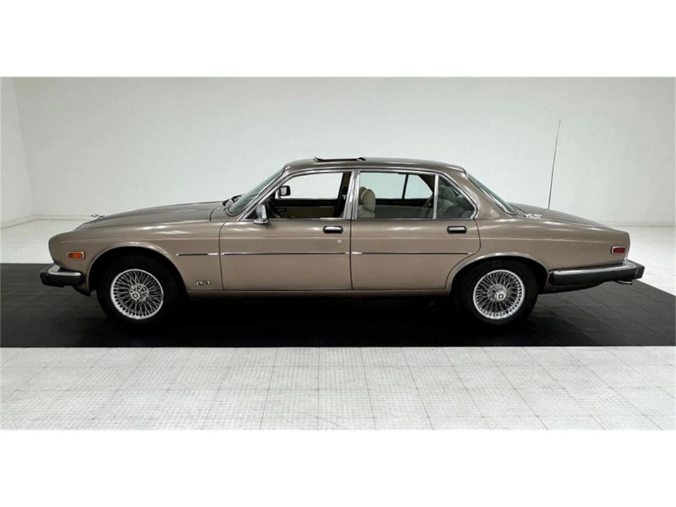 1986 Jaguar XJ Series 3 - Image 2 of 31