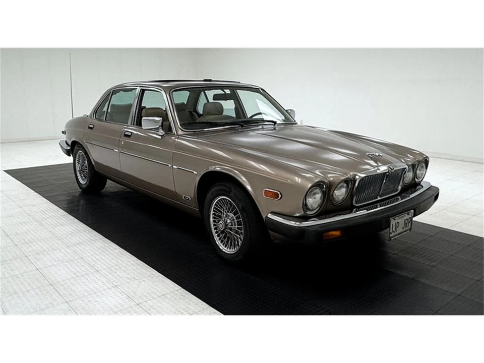 1986 Jaguar XJ Series 3 - Image 7 of 31