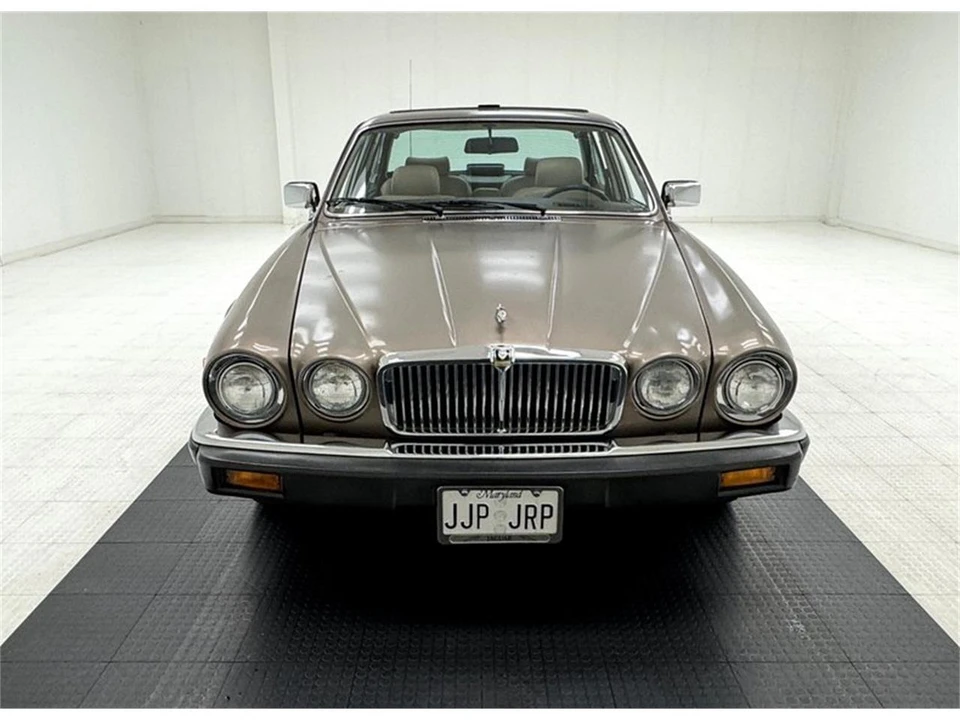 1986 Jaguar XJ Series 3 - Image 8 of 31
