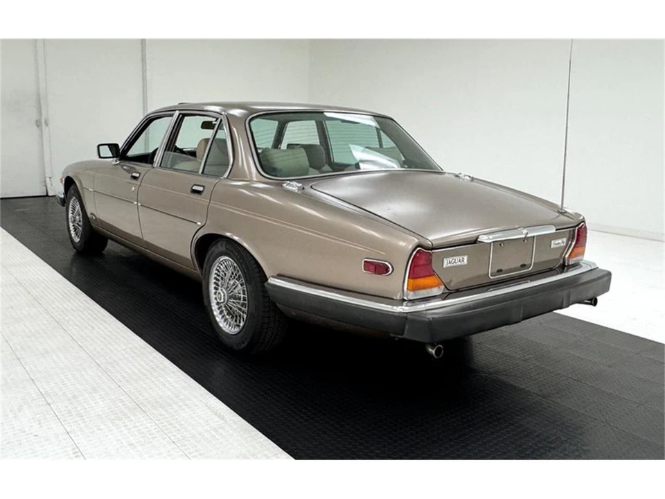 1986 Jaguar XJ Series 3 - Image 3 of 31