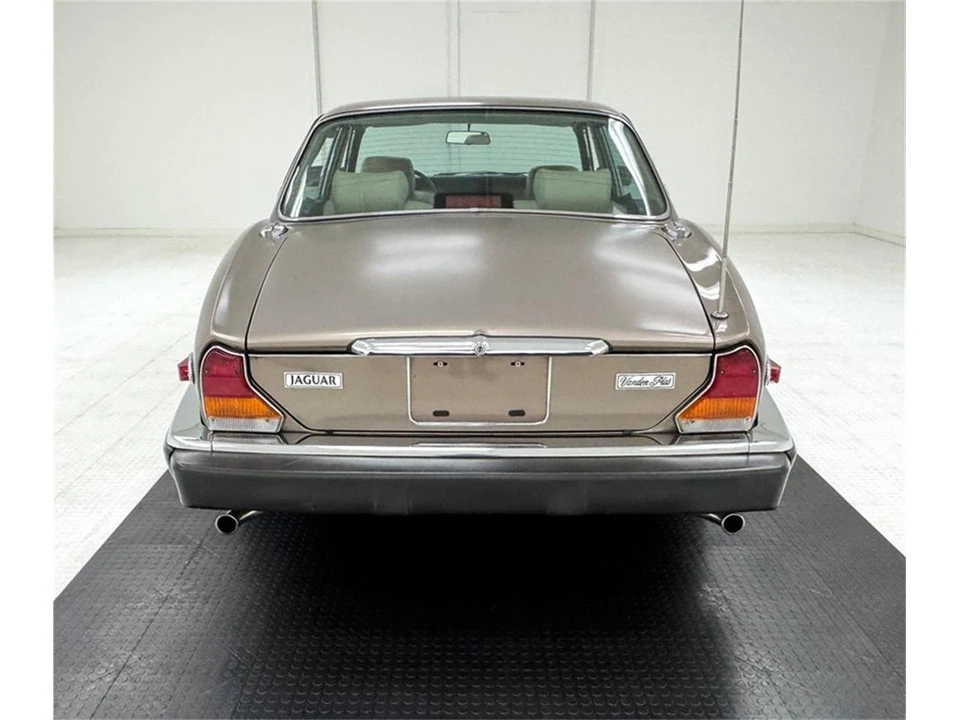 1986 Jaguar XJ Series 3 - Image 4 of 31