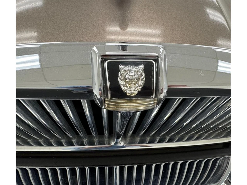 1986 Jaguar XJ Series 3 - Image 10 of 31