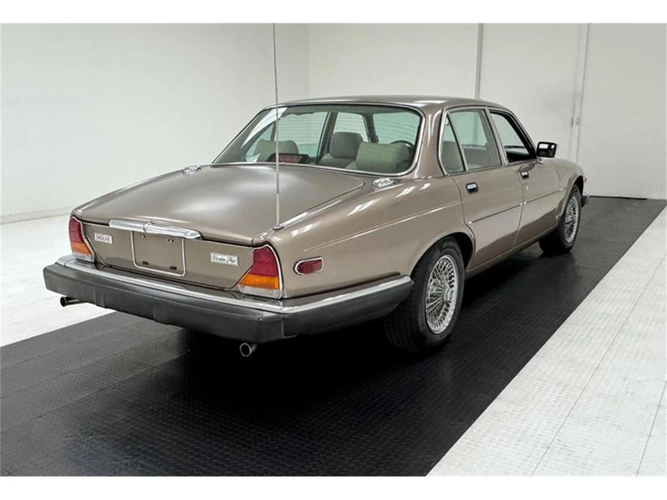 1986 Jaguar XJ Series 3 - Image 5 of 31