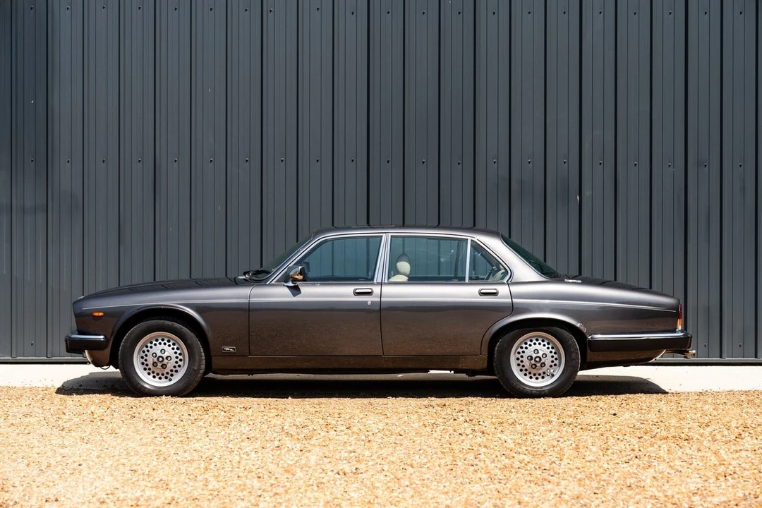 1986 Jaguar XJ Series 3 - Image 8 of 30