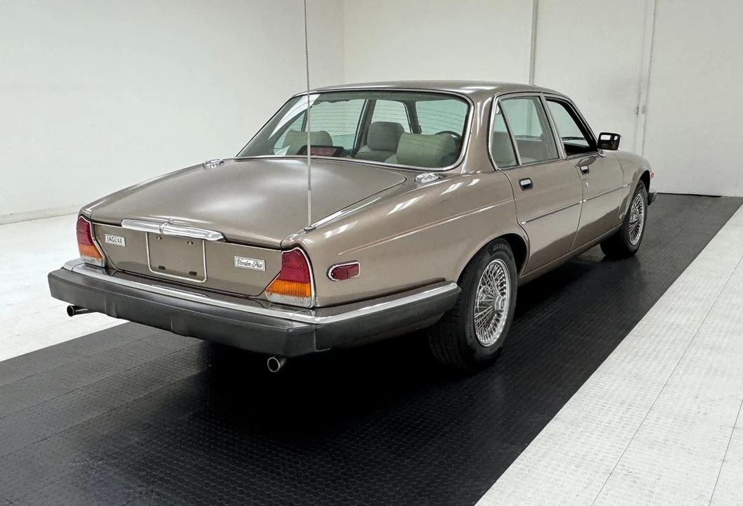 1986 Jaguar XJ Series 3 - Image 5 of 31