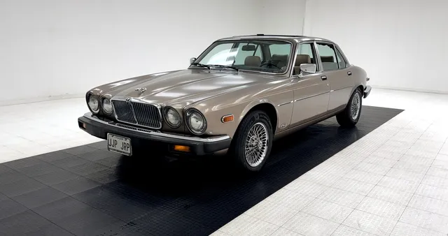1986 Jaguar XJ6 Vanden Plas 4 Door Saloon