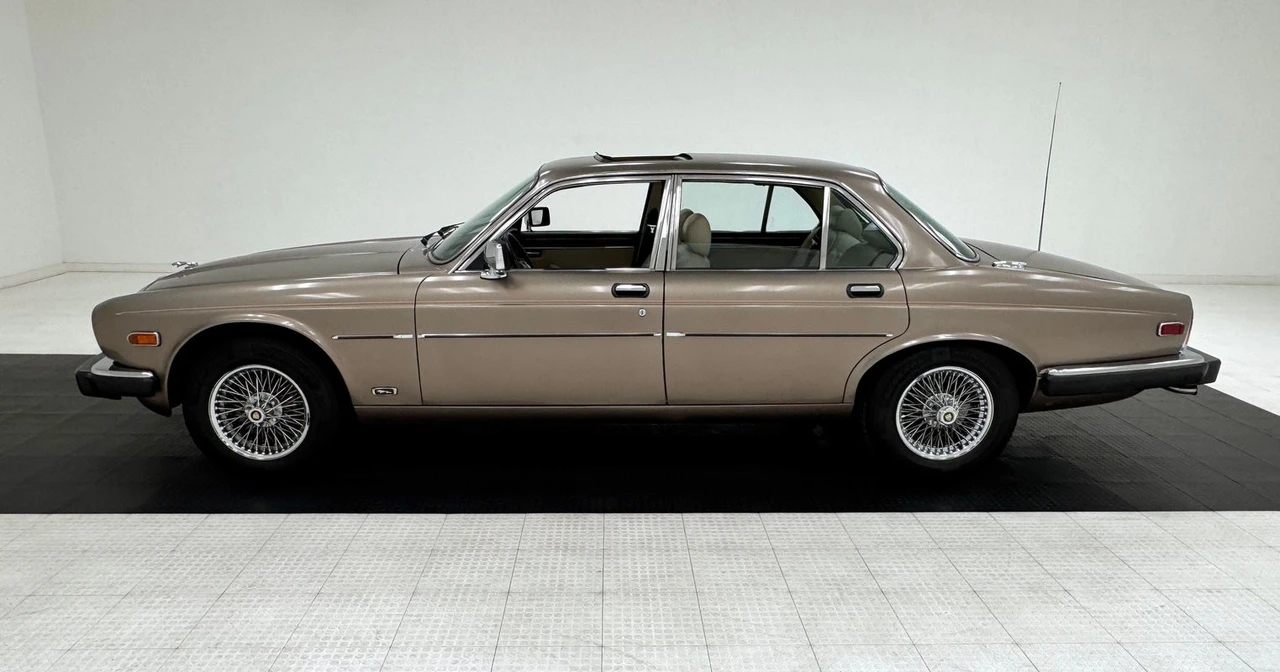 1986 Jaguar XJ Series 3 - Image 2 of 31