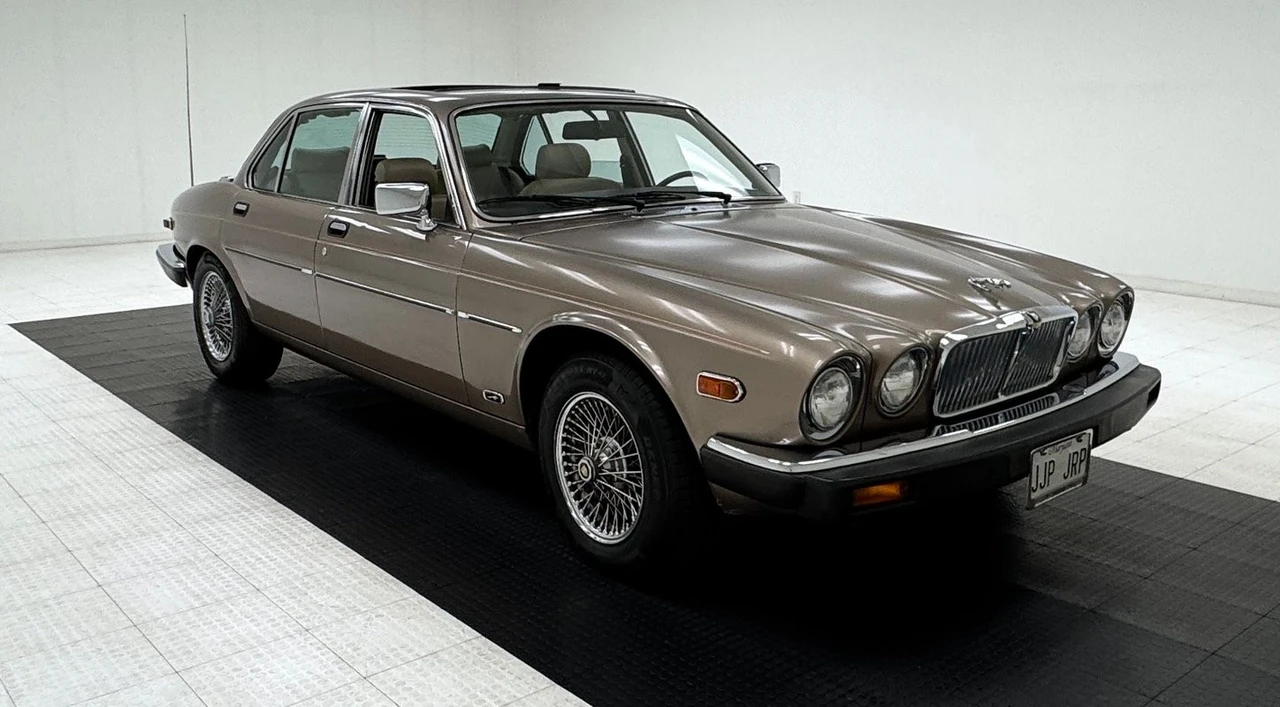 1986 Jaguar XJ Series 3 - Image 7 of 31