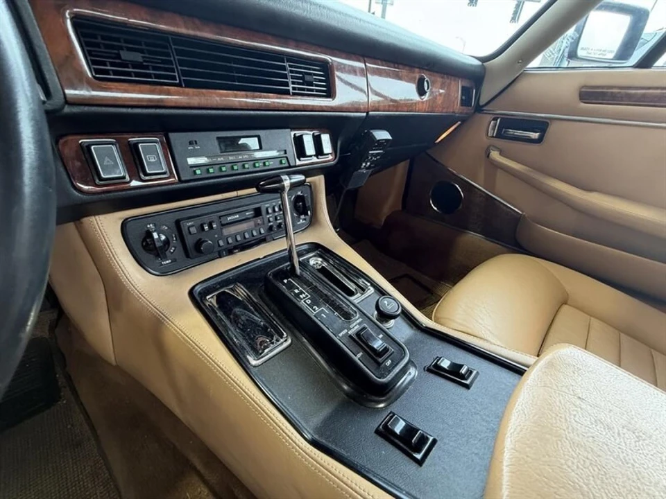 1986 Jaguar XJS Pre-Facelift AJ-6 - Image 16 of 23