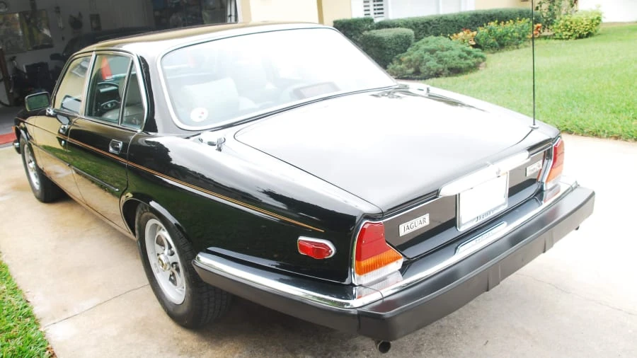 1986 Jaguar XJ Series 3 - Image 3 of 19
