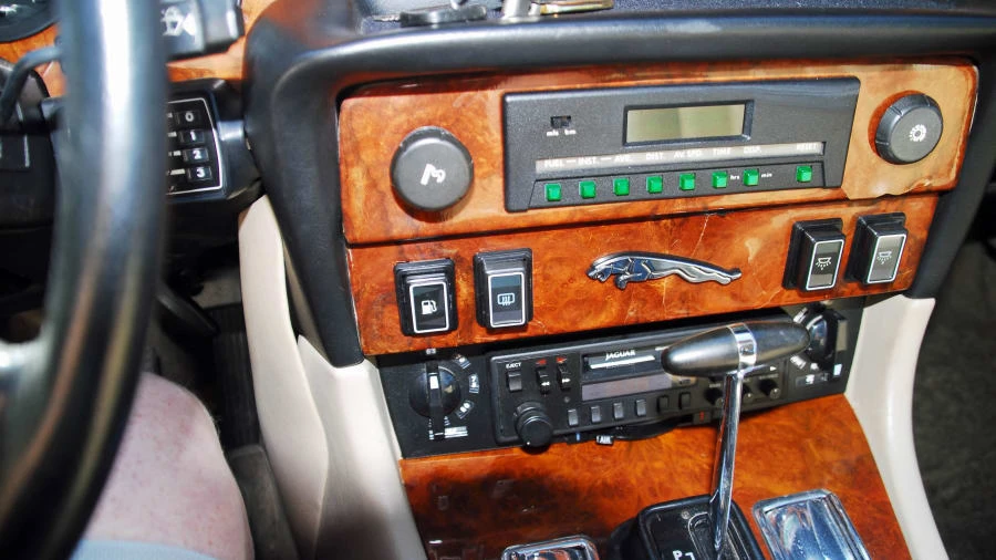 1986 Jaguar XJ Series 3 - Image 8 of 19