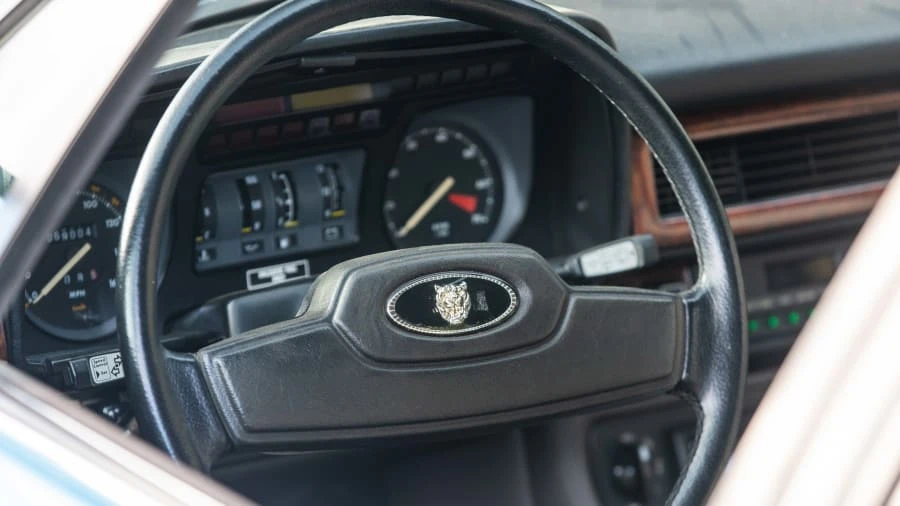 1986 Jaguar XJS - Image 10 of 17