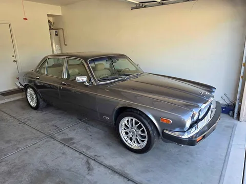 1986 Jaguar XJ6 Sedan