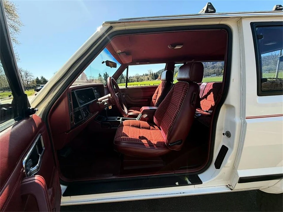 1986 Jeep XJ Cherokee - Image 19 of 31
