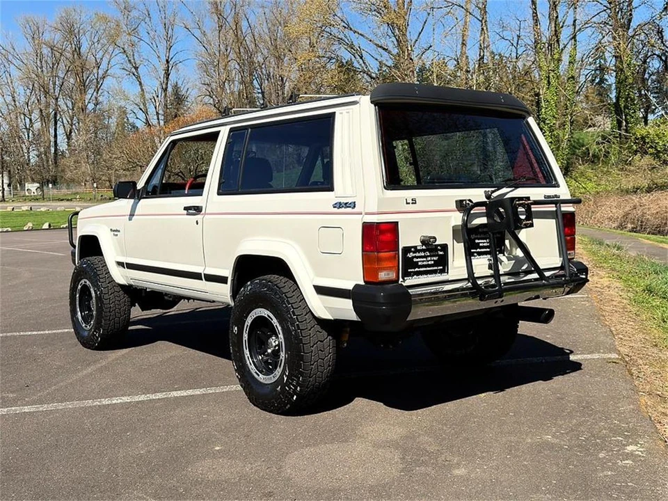 1986 Jeep XJ Cherokee - Image 7 of 31