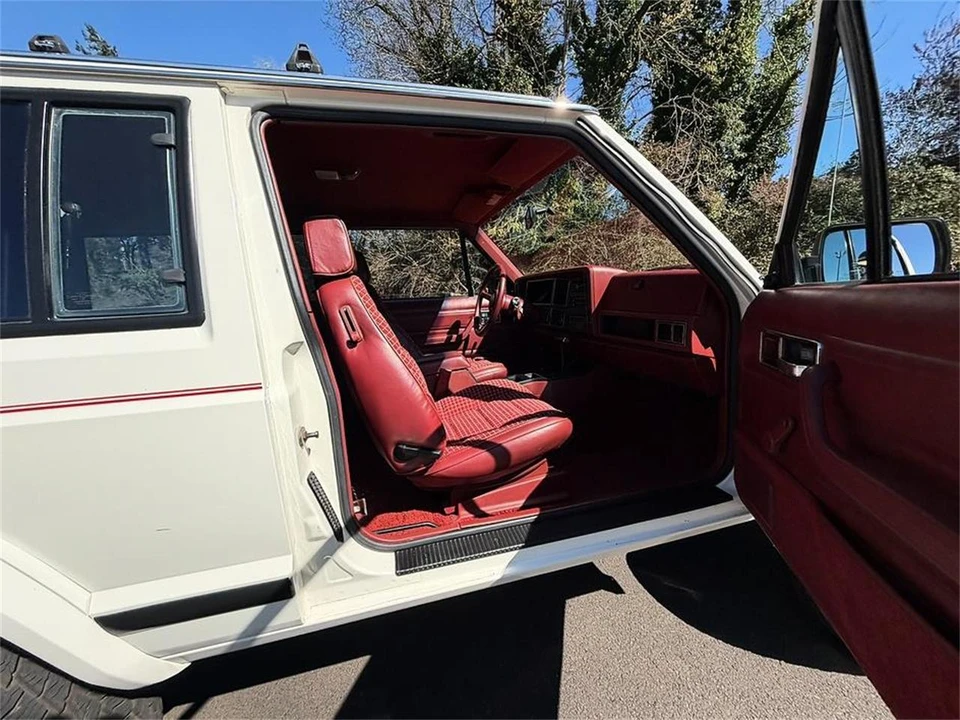 1986 Jeep XJ Cherokee - Image 30 of 31