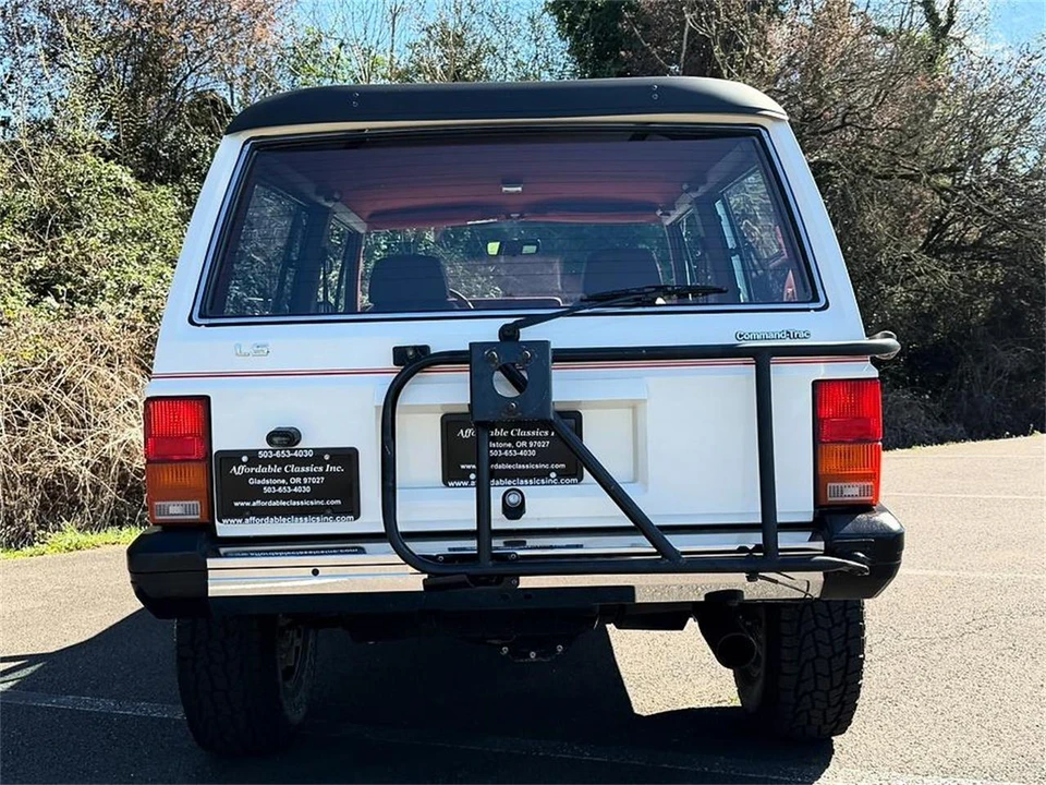 1986 Jeep XJ Cherokee - Image 11 of 31