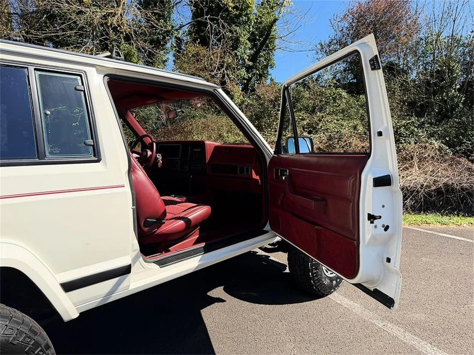 1986 Jeep XJ Cherokee - Image 28 of 31