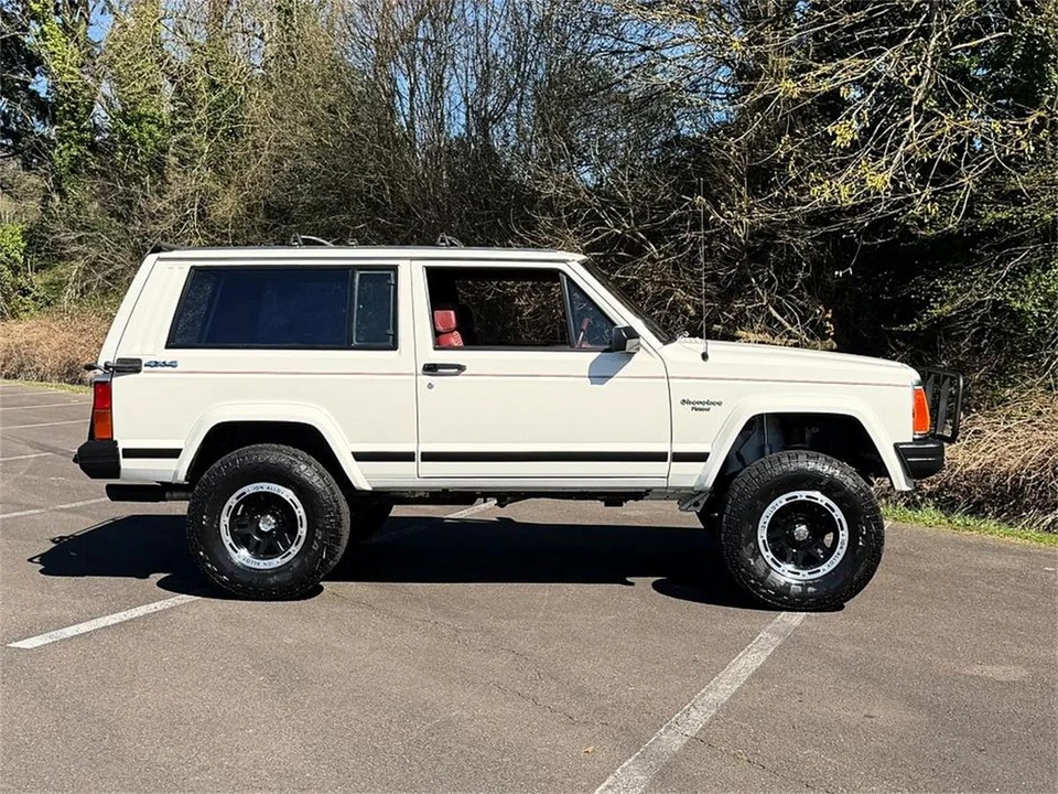 1986 Jeep XJ Cherokee - Image 12 of 31