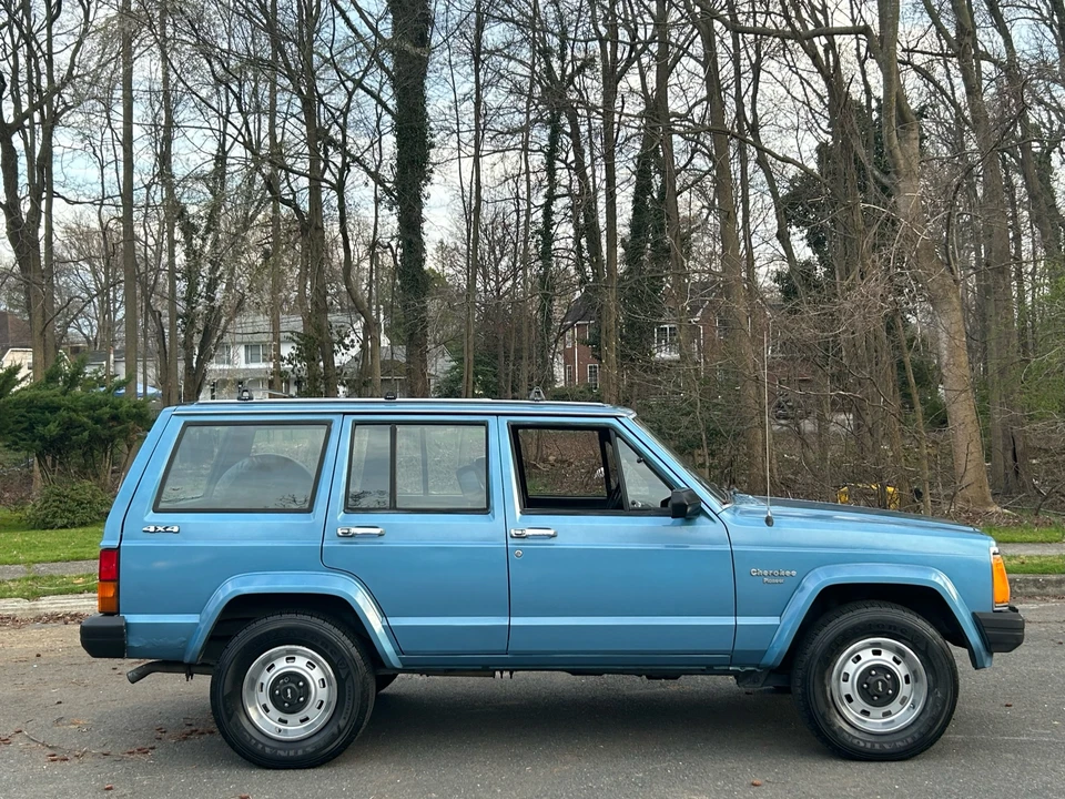 1986 Jeep XJ Cherokee - Image 11 of 31