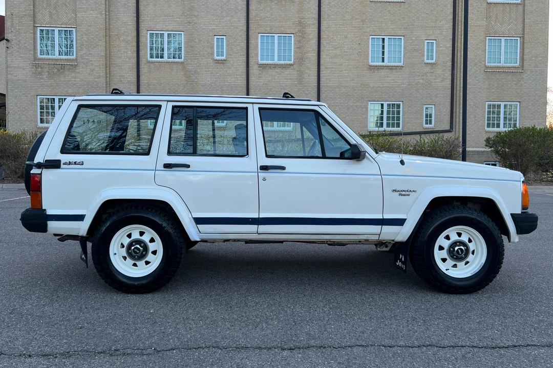 1986 Jeep XJ Cherokee - Image 3 of 31