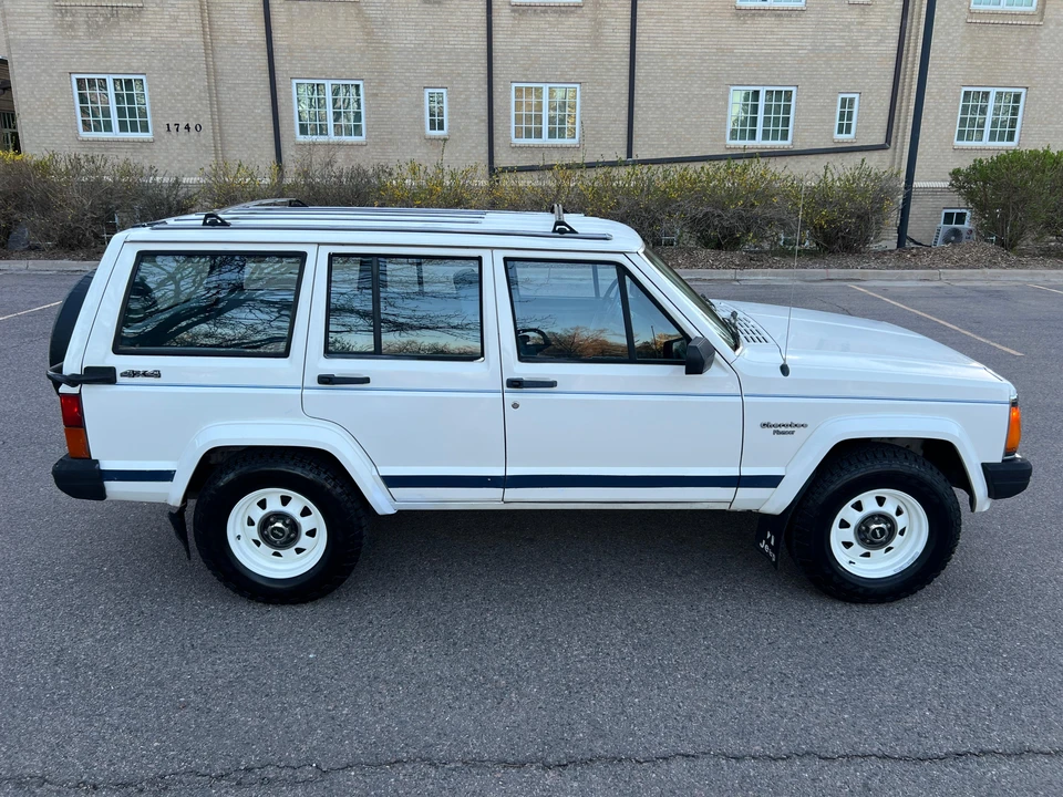 1986 Jeep XJ Cherokee - Image 24 of 31