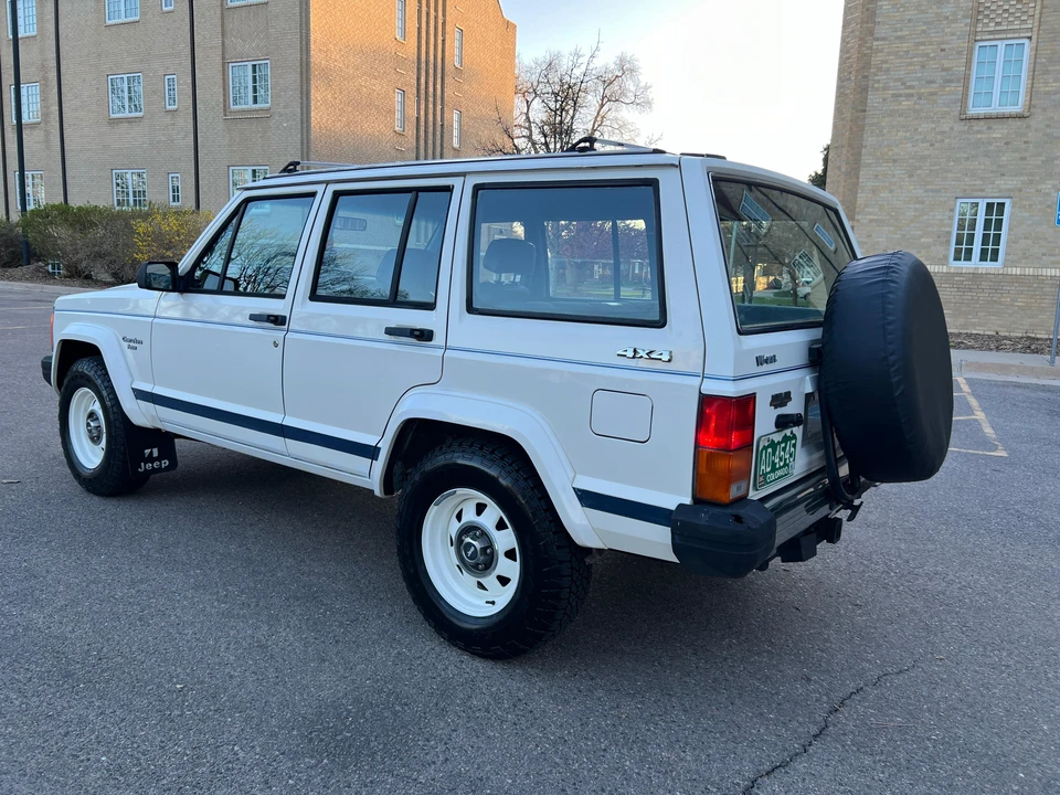1986 Jeep XJ Cherokee - Image 16 of 31