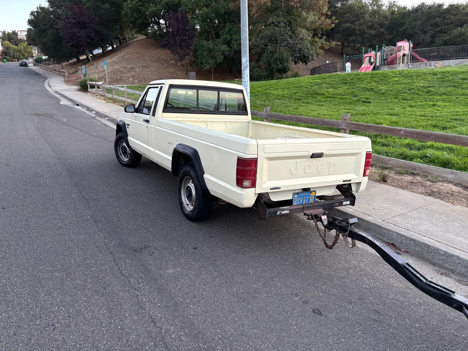 1986 Jeep Comanche - Image 10 of 31