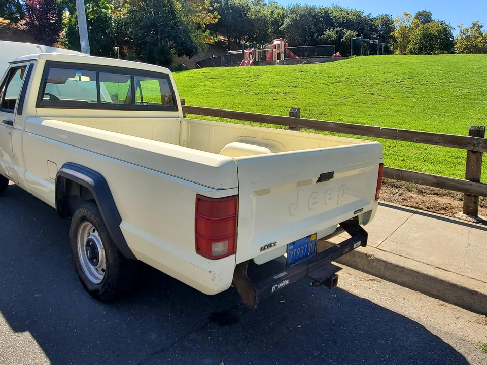 1986 Jeep Comanche - Image 26 of 31