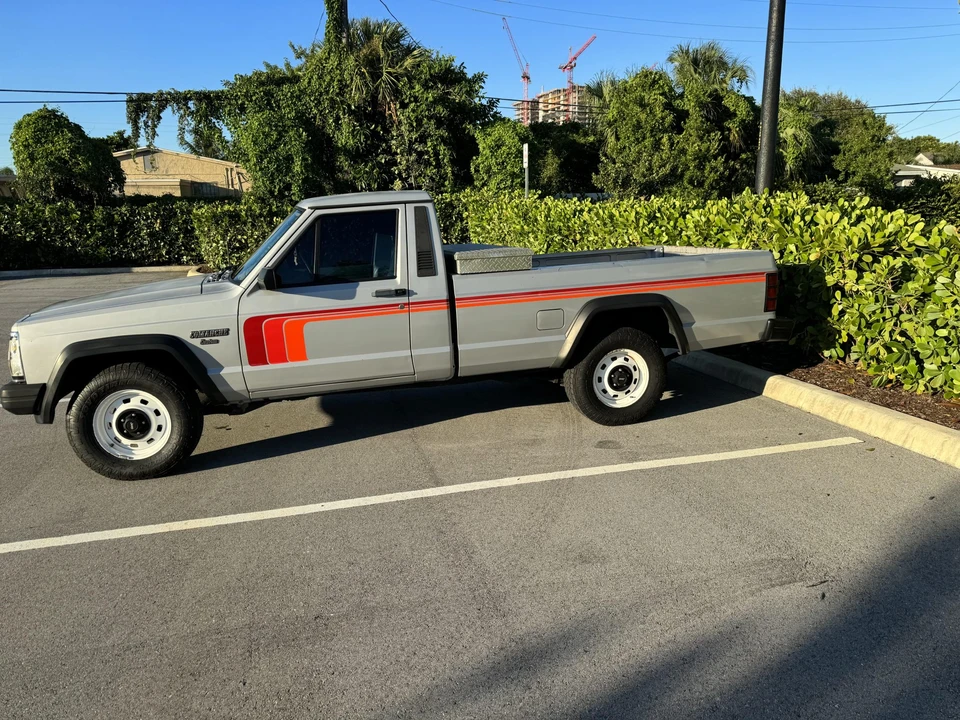 1986 Jeep Comanche - Image 17 of 31