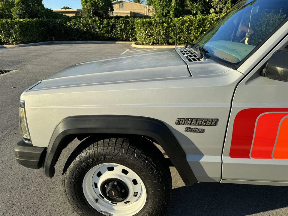 1986 Jeep Comanche - Image 27 of 31