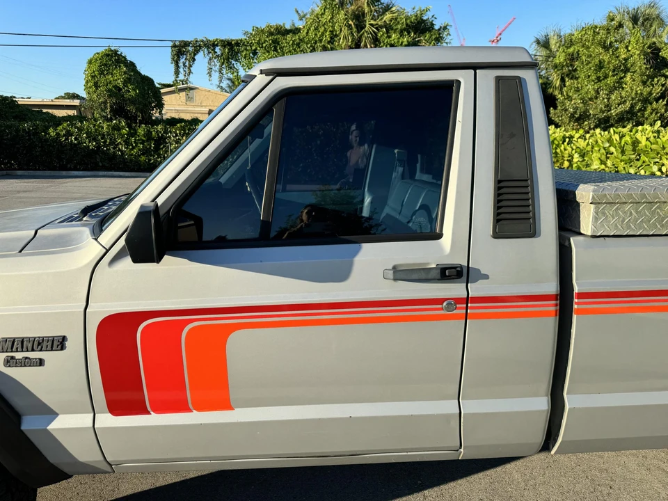 1986 Jeep Comanche - Image 29 of 31