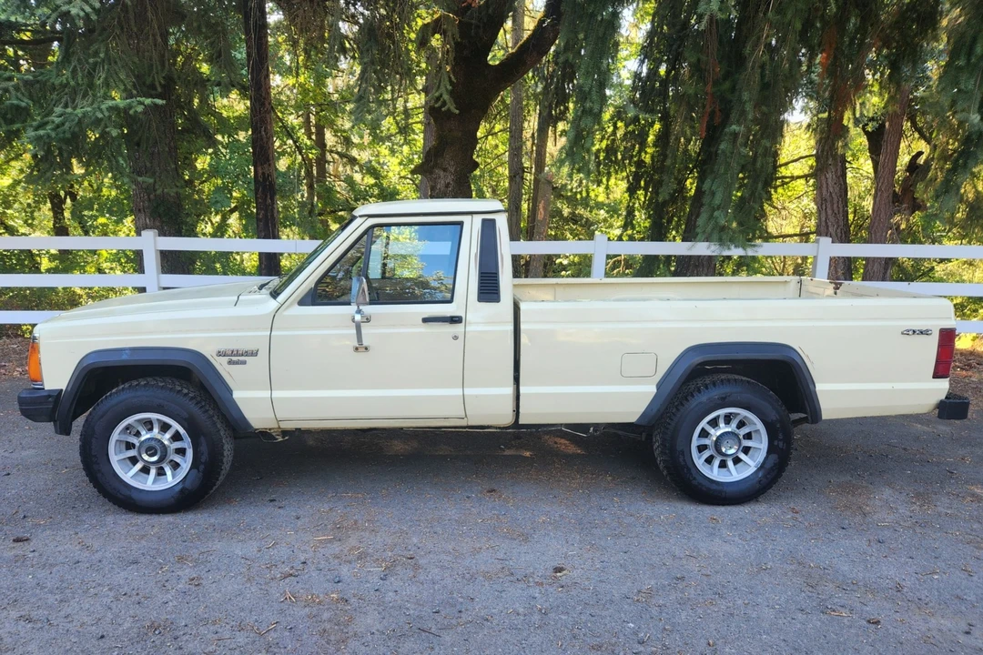 1986 Jeep Comanche - Image 11 of 31