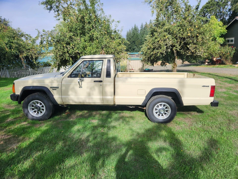 1986 Jeep Comanche - Image 10 of 31
