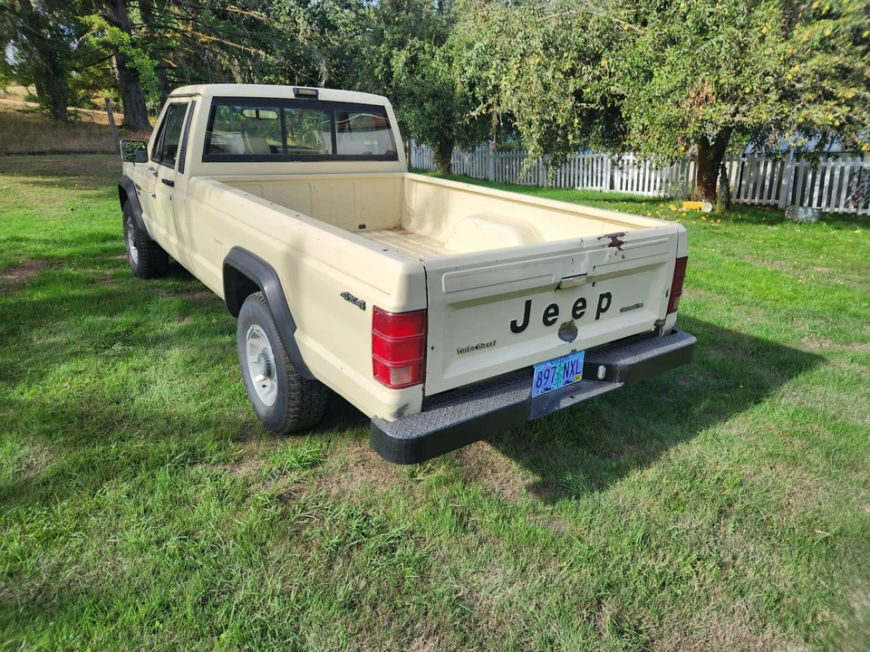 1986 Jeep Comanche - Image 9 of 31