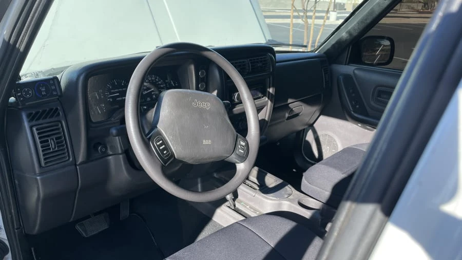 1986 Jeep Comanche - Image 5 of 14