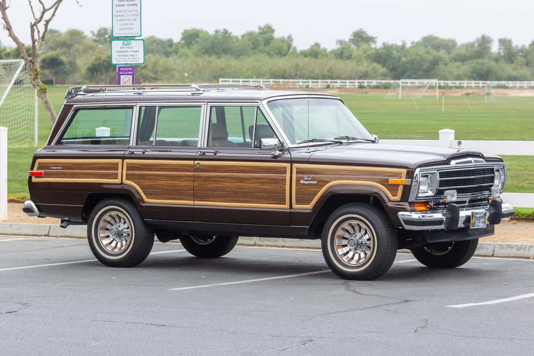 1986 Jeep SJ Grand Wagoneer - Image 6 of 31