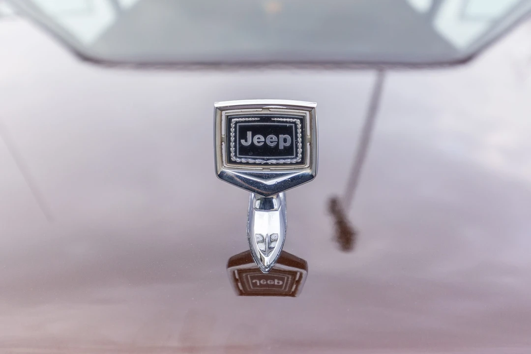 1986 Jeep SJ Grand Wagoneer - Image 17 of 31