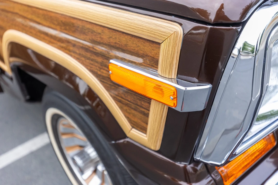 1986 Jeep SJ Grand Wagoneer - Image 22 of 31