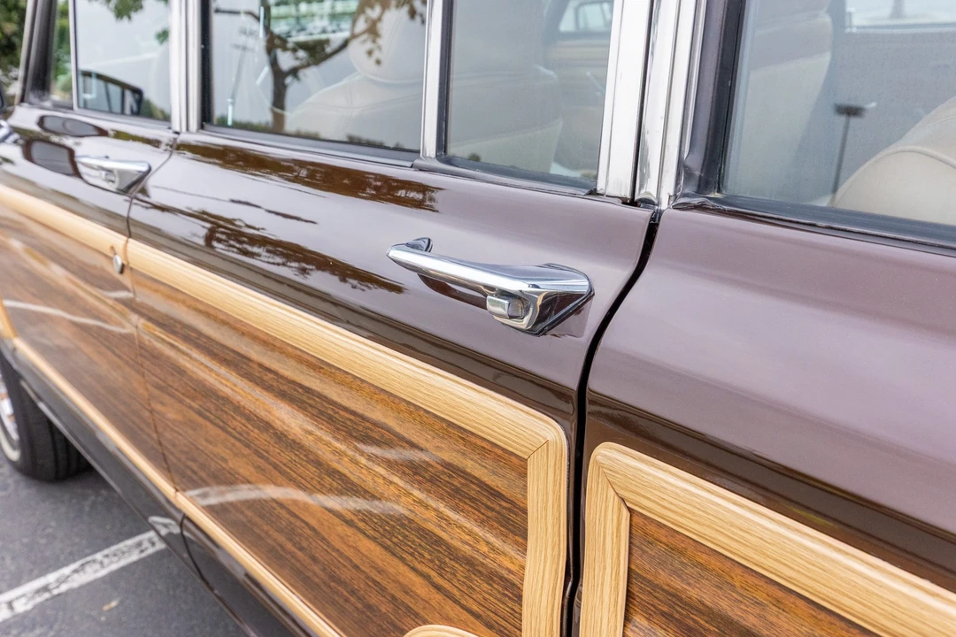 1986 Jeep SJ Grand Wagoneer - Image 21 of 31
