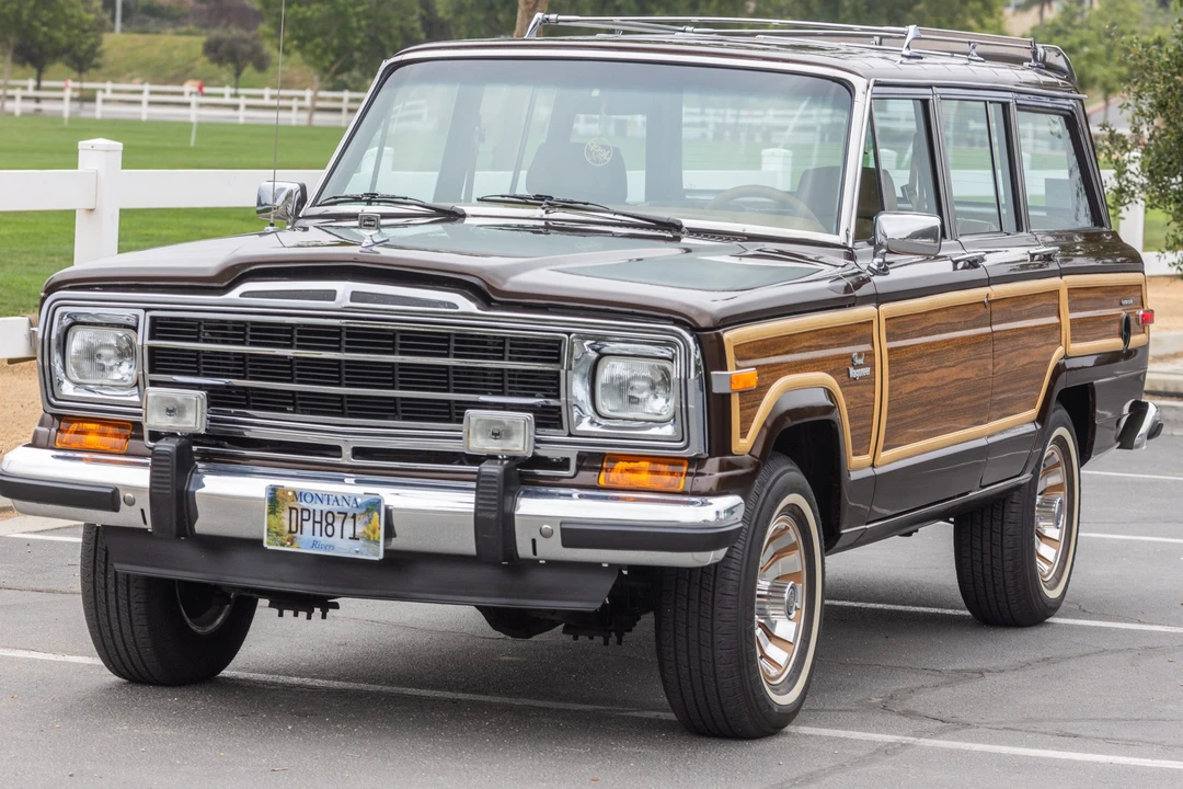 1986 Jeep SJ Grand Wagoneer - Image 3 of 31