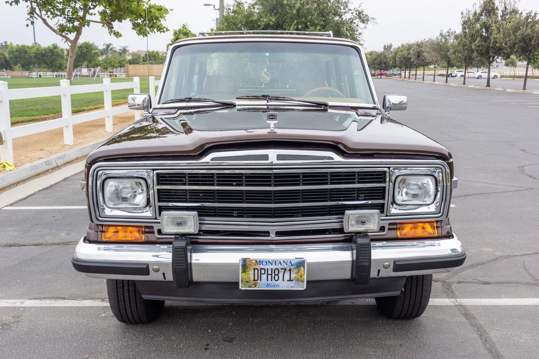 1986 Jeep SJ Grand Wagoneer - Image 4 of 31