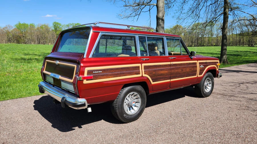 1986 Jeep SJ Grand Wagoneer - Image 3 of 24