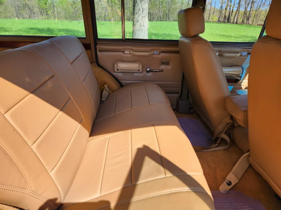 1986 Jeep SJ Grand Wagoneer - Image 12 of 24