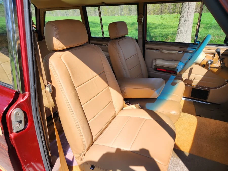 1986 Jeep SJ Grand Wagoneer - Image 13 of 24