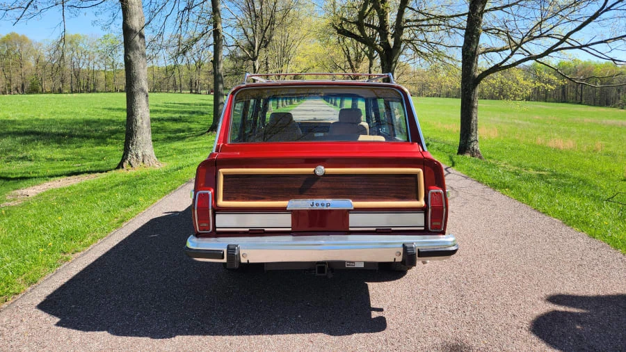 1986 Jeep SJ Grand Wagoneer - Image 8 of 24