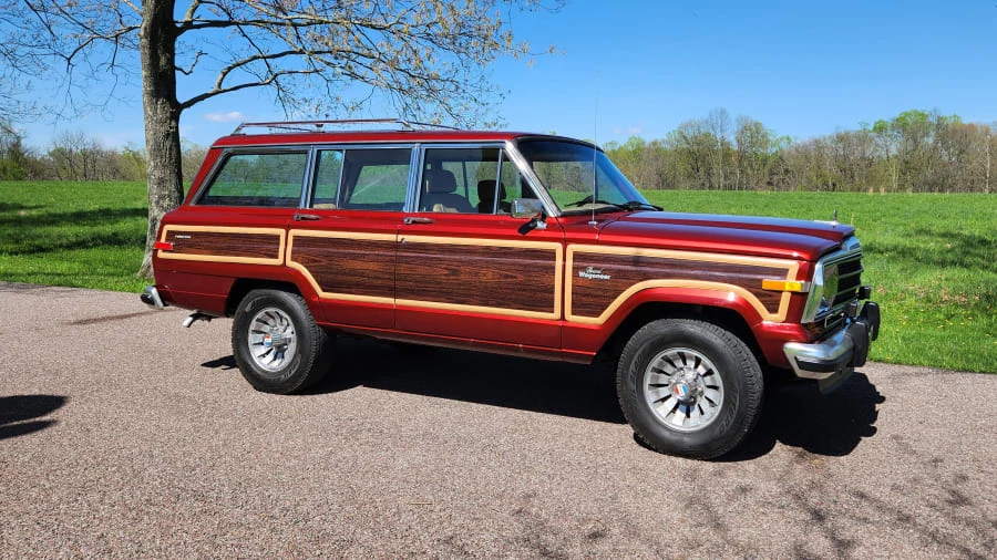 1986 Jeep SJ Grand Wagoneer - Image 9 of 24